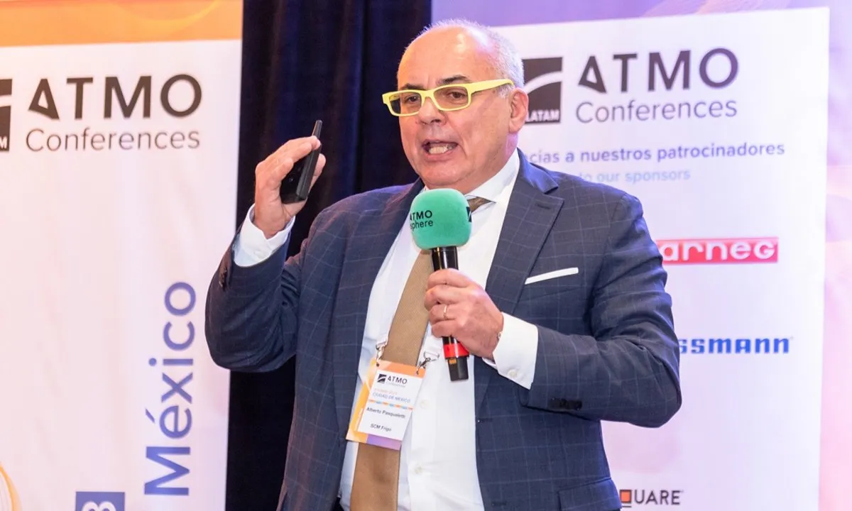 Alberto Pasqualetti, SCM Frigo, presenting on transcritical CO2 installations at ATMO LATAM Summit 2023.