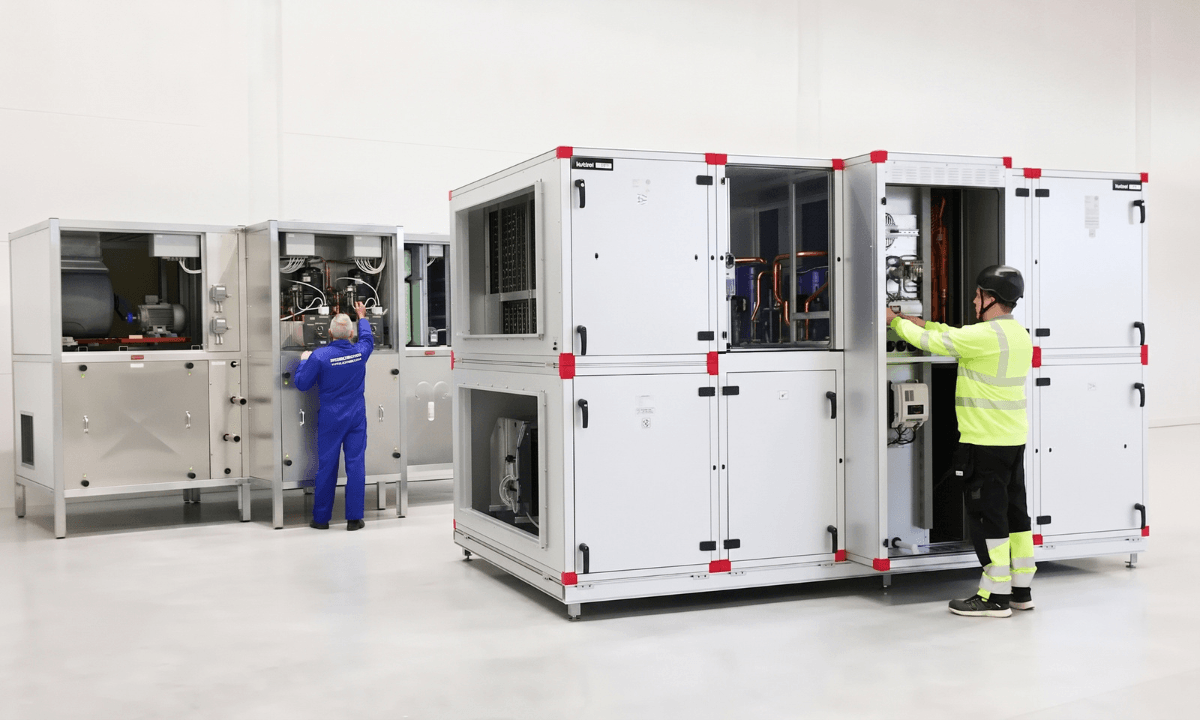 An image of Envistar Flex with multi-refrigerant ThermoCooler. The integrated AHU works with R290 refrigerant.